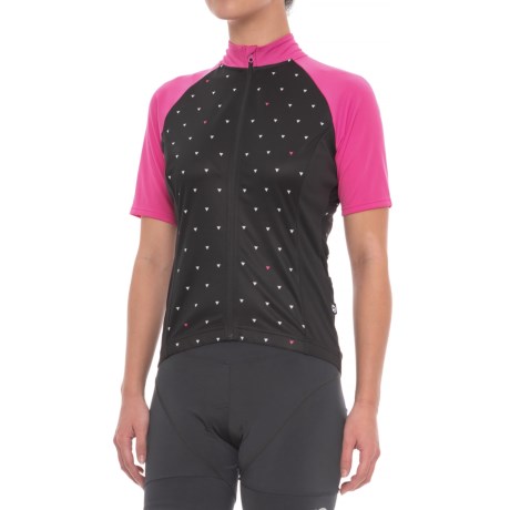 CLOSEOUTS . Enjoy the ride in Giroand#39;s Chrono Sport Sublimated cycling jersey, made from lightweight, moisture-wicking mesh fabric for cool comfort, and featuring raglan sleeve construction for unrestricted movement. Three drop-in pockets in the back are a great place to stash snacks and essentials. Available Colors: BLACK SHARKTOOTH, ULTRAVIOLET SHARKTOOTH, WHITE SHARKTOOTH. Sizes: XS, S, M, L, XL.