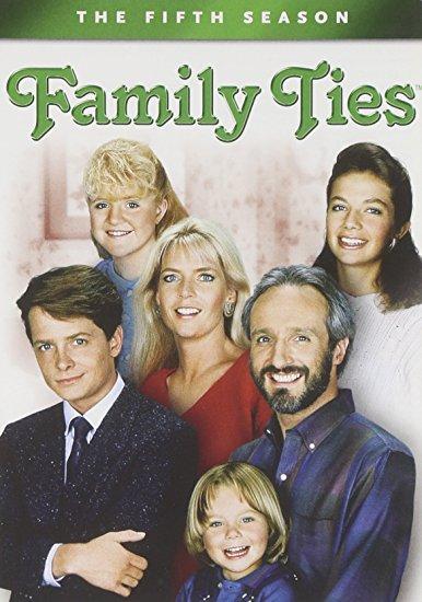 Steve and Elyse Keaton (Michael Gross and Meredith Baxter-Birney), once 1960s radicals, now find themselves in Reagan-Era American trying to raise a traditional suburban family. Son Alex P. Keaton (Michael J. Fox) is an ambitious Young Republican and his sister Mallory (Justine Bateman) is a shallow victim of the corporate culture, obsessed with music, clothes and boys. Their only normal kid is young Jennifer (Tina Yothers), a bit of a tomboy.