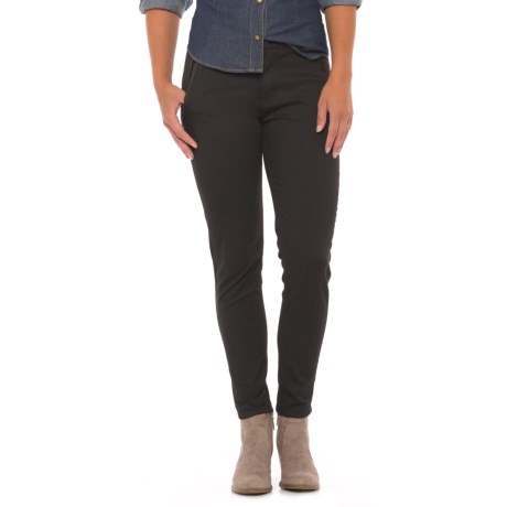 CLOSEOUTS . Hate it when your pants notably fade after the first wash? Not these dish denim Never Fade pants -- theyand#39;re made with Never Fade fabric that locks in colors for a like-new look even after 20 washes. Available Colors: TUXEDO BLACK. Sizes: 26, 27, 28, 29, 30, 31, 32, 33, 34, 24, 25.