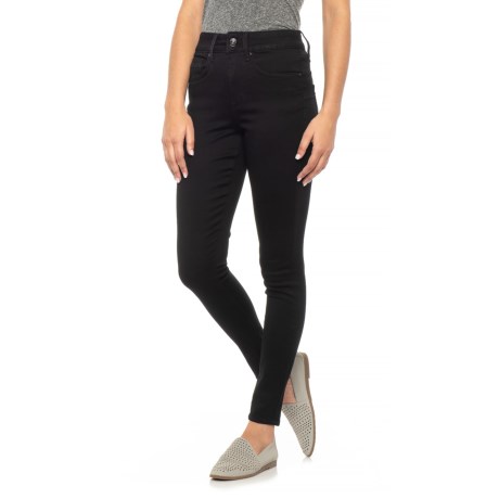 CLOSEOUTS . Seven7and#39;s Beam Ultra High Rise Booty Shaper jeggings sculpt, lift and shape the behind for a curve-flattering fit. Available Colors: BEAM. Sizes: 4, 6, 8, 10, 12, 14, 16.