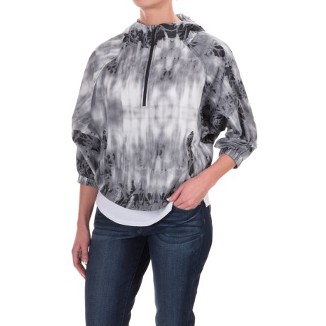 CLOSEOUTS . The North Faceand#39;s Gymset crop anorak jacket is an ultralight, wind- and water-resistant topper with three-quarter sleeves. Use it for commuting to and from the gym or throw it on when sprinkles start and the wind kicks up. Available Colors: RENAISSANCE ROSE, TNF BLACK, TNF BLACK PHOTO FLORAL PRINT. Sizes: L, M, S, XL, XS.